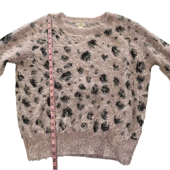 Charming Charlie Blush Pink Fuzzy Cheetah Print Pullover Sweater Medium - Picture 5 of 6